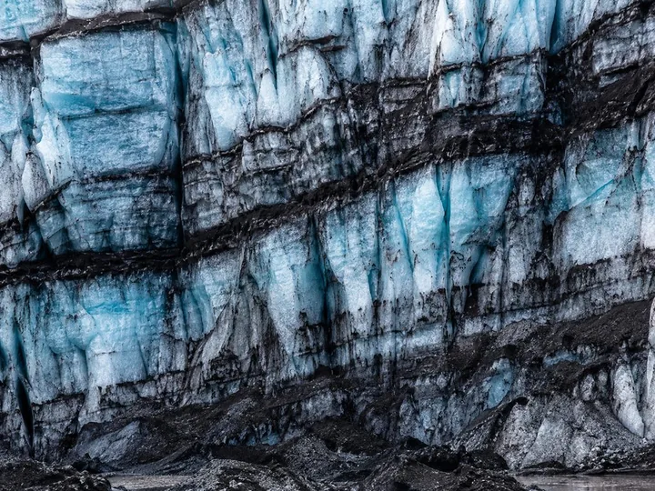 Black volcanic ash layers in the Katla ice